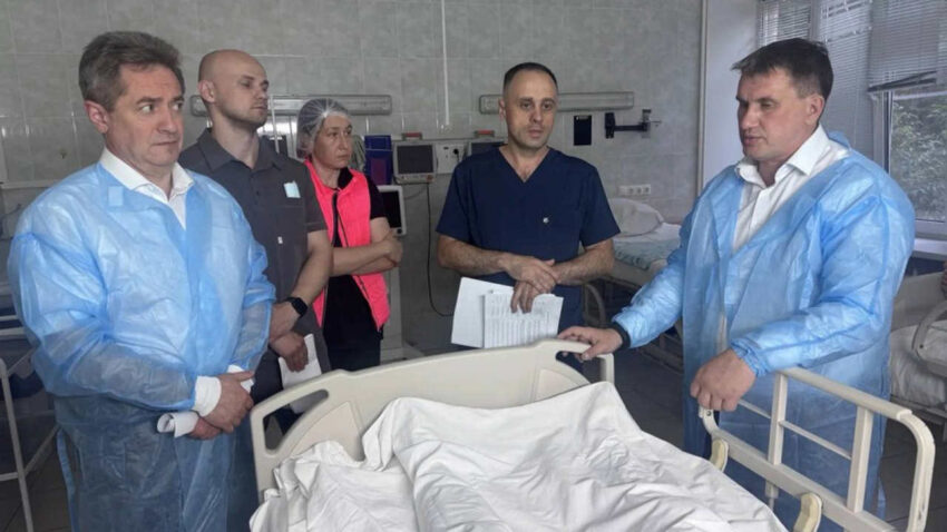 Пострадавших при ракетной атаке посетил глава воронежского Минздрава Медицина, Здоровье, Красота