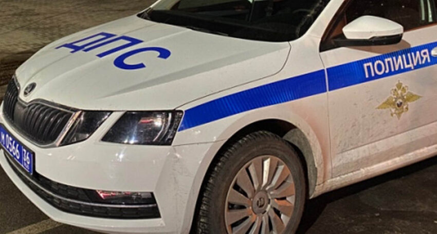 Воронежцев оштрафовали за поездку на пикапе с бассейном Авто