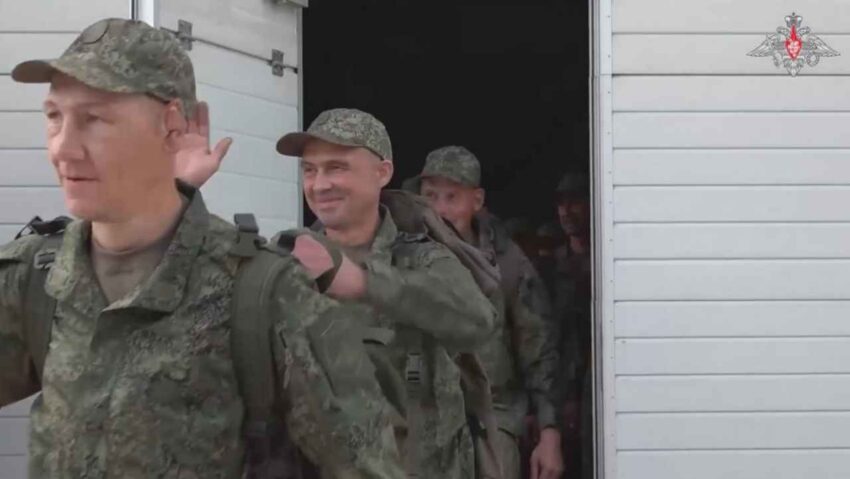 Боец СВО из воронежского Боброва вернулся из вражеского плена Армия
