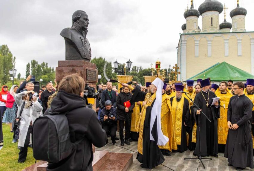 Бюст знаменитого флотоводца Фёдора Ушакова открыли в Воронеже Общество. Культура