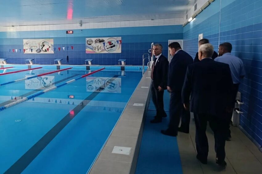 Евгений Ревенко проинспектировал ход ремонта школы и ФОКа в Поворино Жизнь партийная